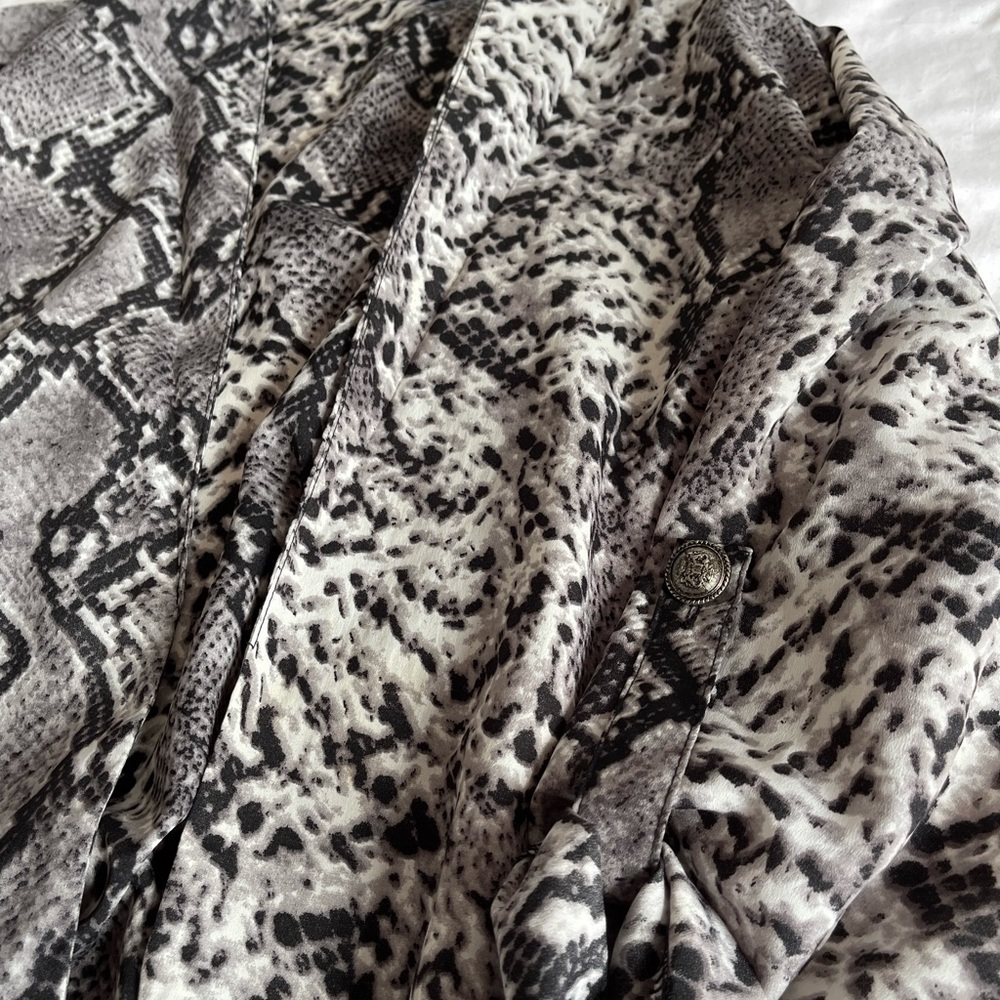 Mendocino. Snake print open blazer. Size:L - Picture 2 of 3